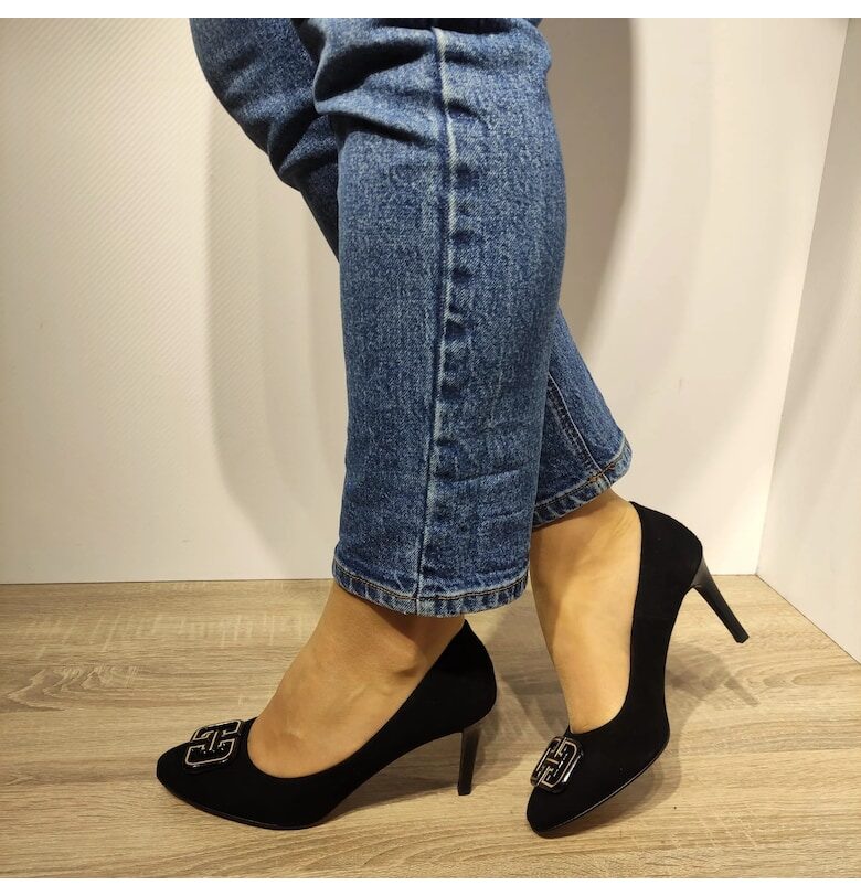 Елегантни дамски обувки  Черен велур aga