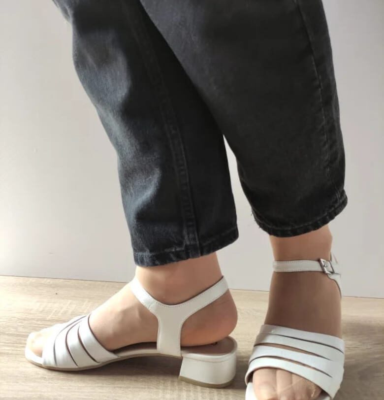 Елегантни дамски сандали  28206-444 Caprice