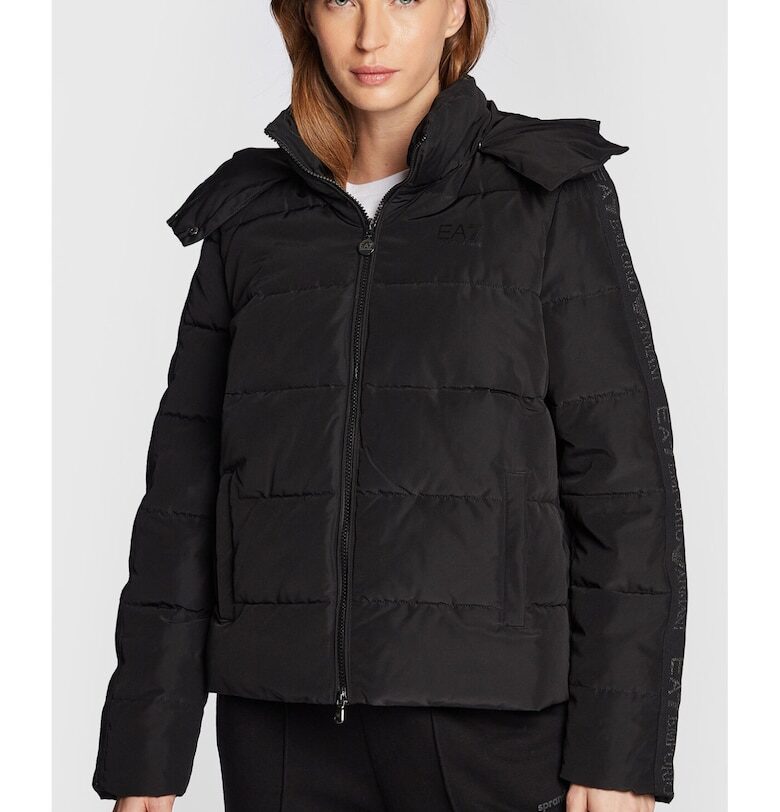 Зимно яке с качулка и лого EA7