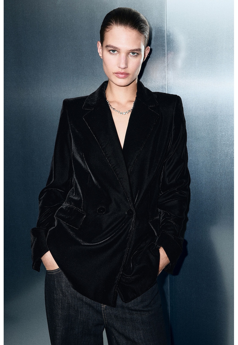 Кадифено сако с джобове с капаче - Черен Mango