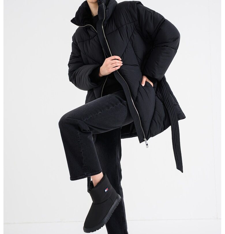 Капитонирано зимно яке с качулка и колан - Черен BOSS