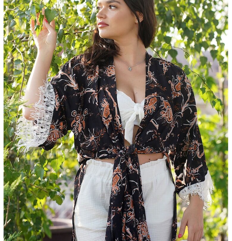 Кимоно с десен и цепки встрани ONIBON FASHION