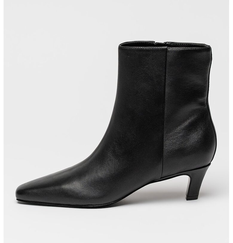 Кожени боти с издължен връх - Черен GUESS