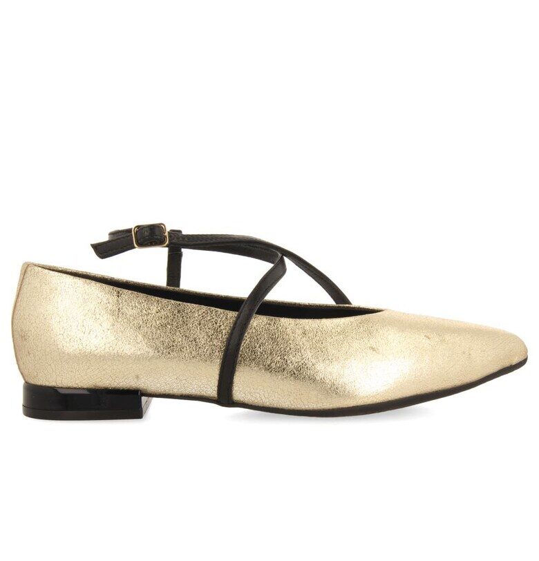 Кожени пантофки с остър връх и метален ефект - Златист Gioseppo