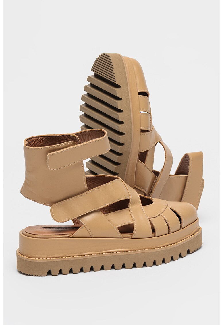 Кожени сандали с равна платформа - Бежов Mihaela Glavan