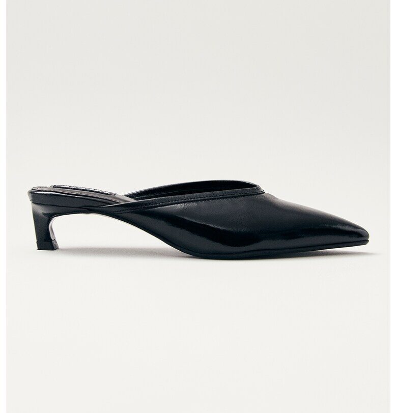 Кожено сабо с остър връх - Черен ALOHAS