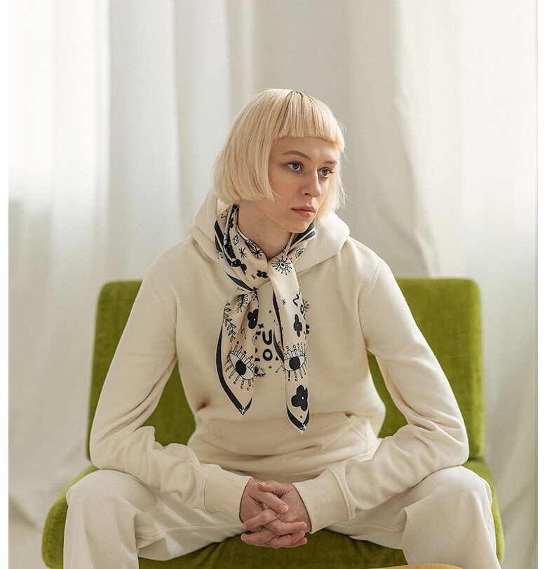 Копринен шал с фигурална шарка Mauverien