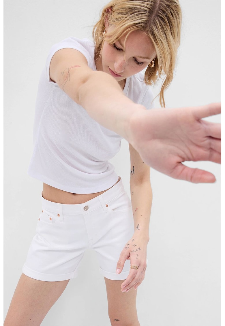 Къс панталон от деним със средновисока талия - Бял GAP