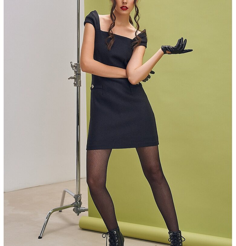 Къса вълнена рокля с квадратно деколте - Черен AVENUE No29