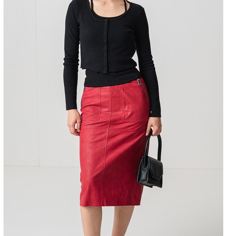 Къса жилетка Bettina - Черен MaxCo