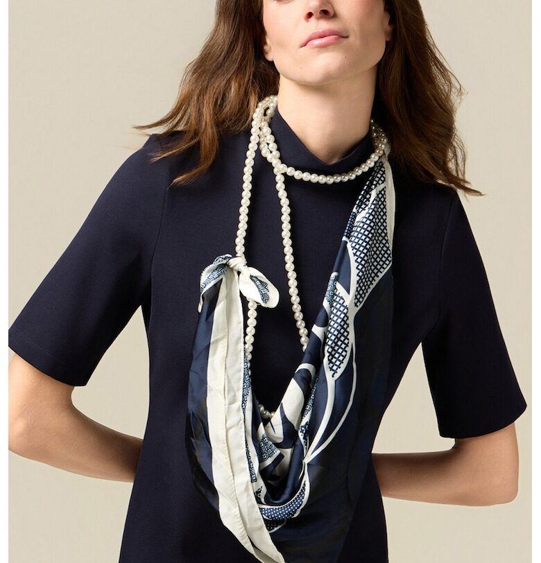 Къса рокля с къси ръкави - Бял/Тъмносин Oltre