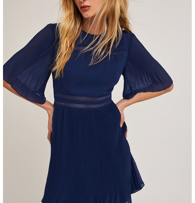 Къса рокля с набирания - Тъмносин Motivi