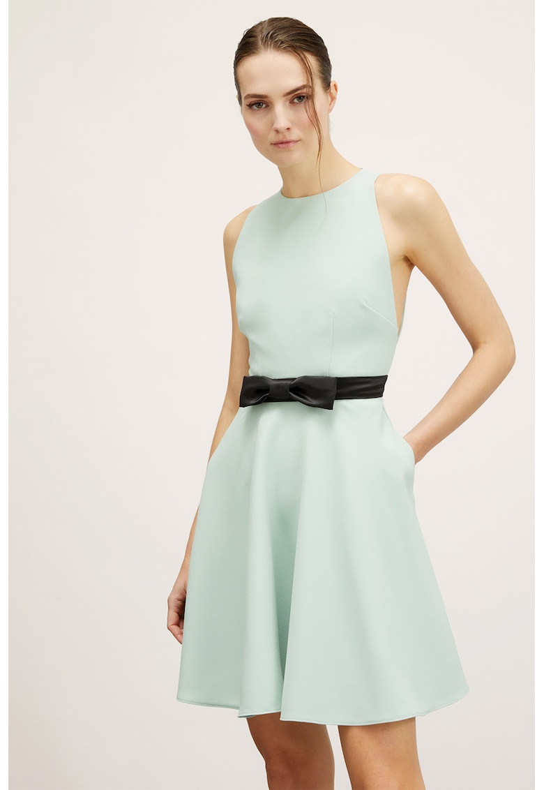 Къса рокля с панделка - Черен/Бледозелен Motivi