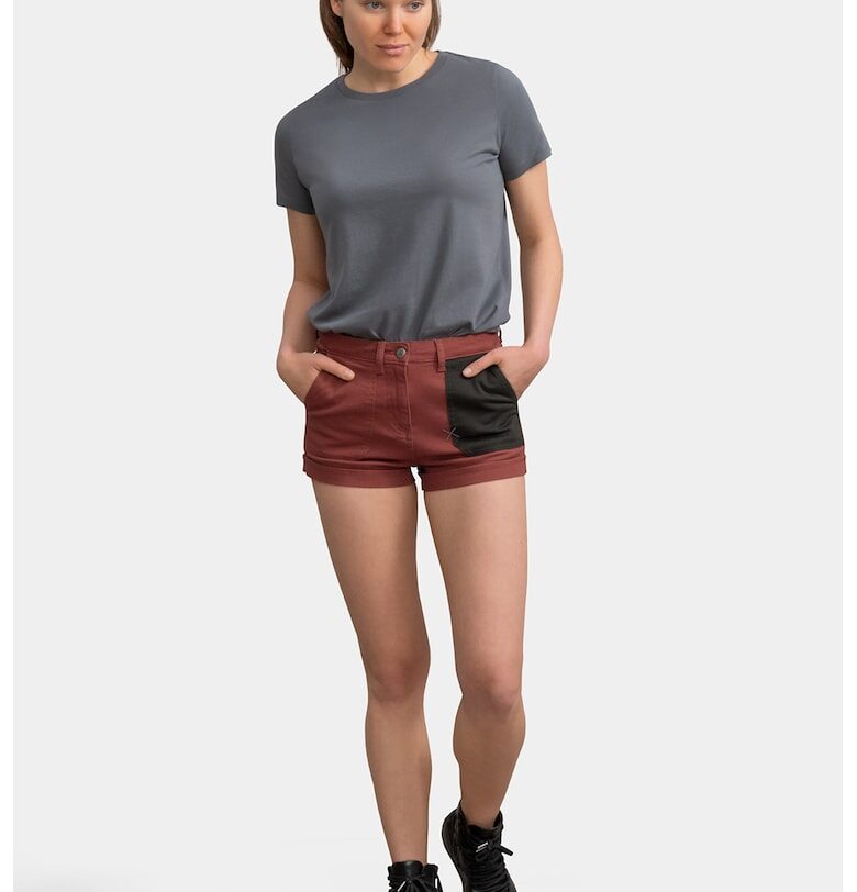 Къси дънки с контрастен джоб - Черен/Тъмночервен KAFT