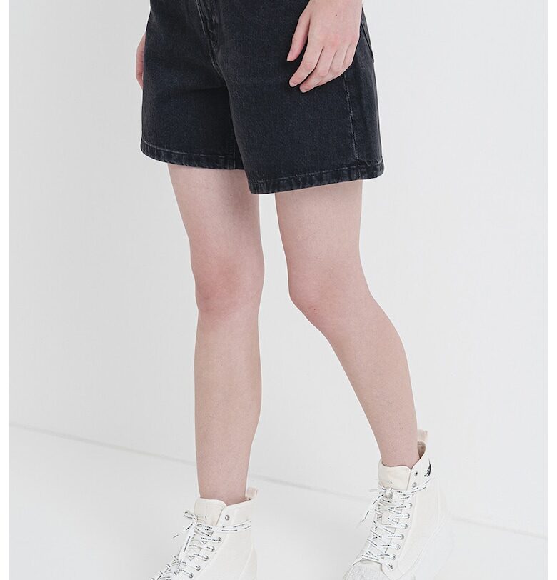 Къси дънки с миди талия - Избеляло черно CALVIN KLEIN JEANS