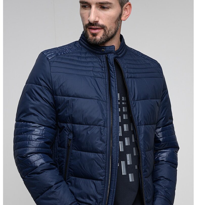 Късо зимно яке с джобове с цип - Тъмносин BOSS