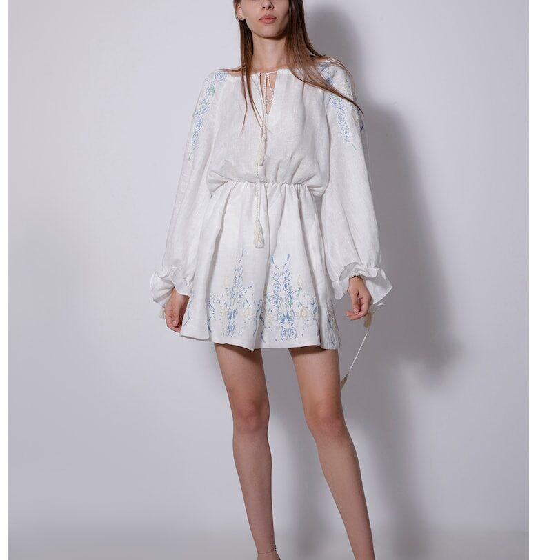 Ленена разкроена рокля с фигурален десен - Бял UVIA