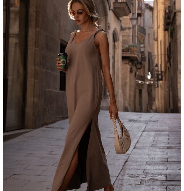 Макси рокля с дълбоко деколте на гърба  Зелен MOE