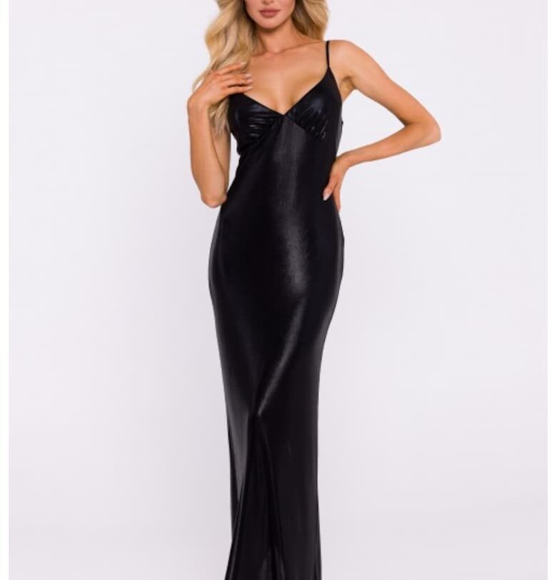 Макси рокля с набиране под бюста -  Черен MOE