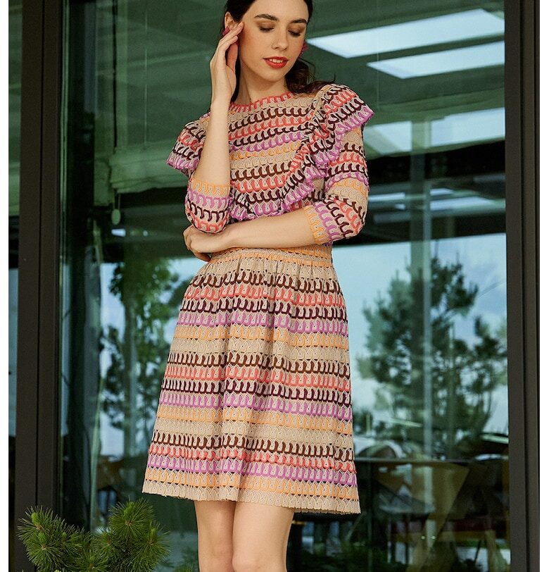 Мини рокля AVENUE № 29 - Плетена - с шарка и волани - Червен/Кафяв/Виолетов AVENUE No29