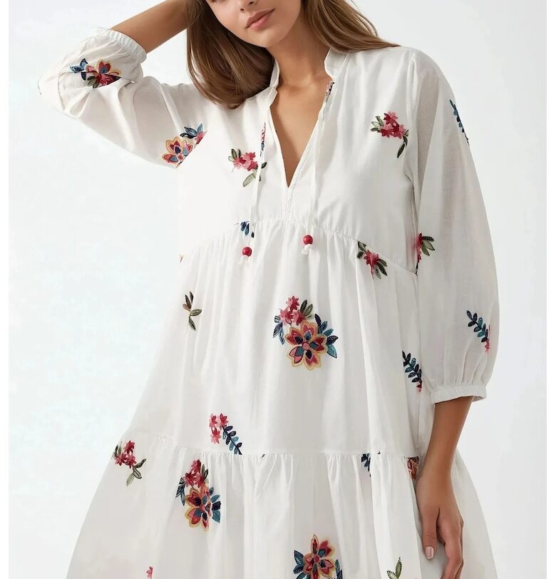 Мини рокля -  принт - V-образно деколте - бял - текстил HiCCUP