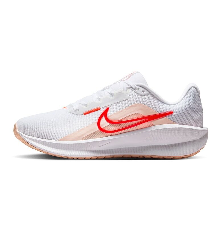 Обувки Downshifter 13 Road за бягане - Корал/Бял Nike