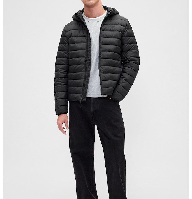 Олекотено яке с лого - Черен GAP