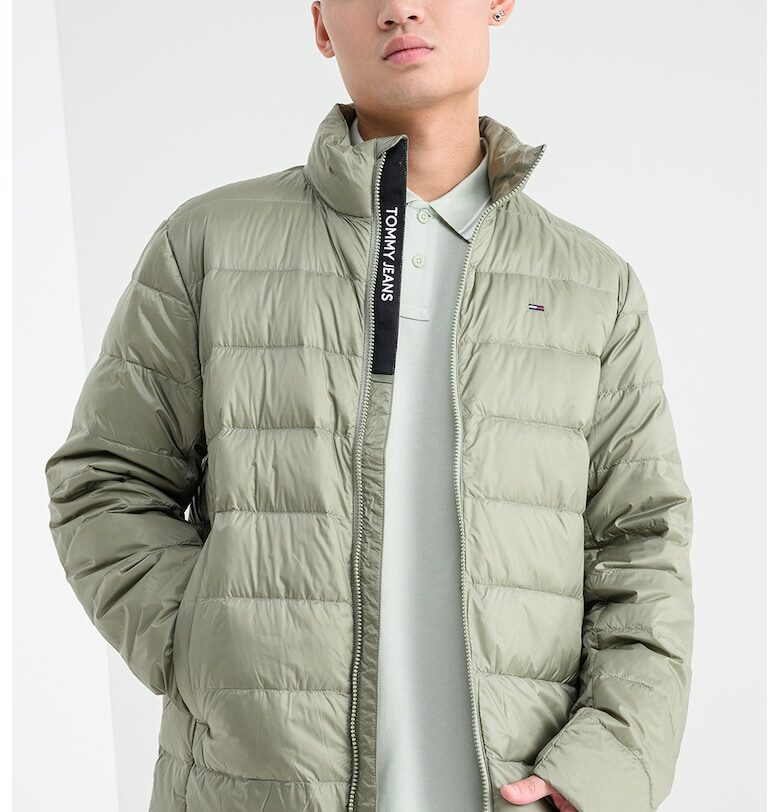 Олекотено яке с лого и пухена вата - Зелени аспержи Tommy Jeans