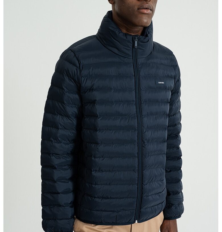 Олекотено яке с цип и висока яка - Ултрамарин синьо CALVIN KLEIN