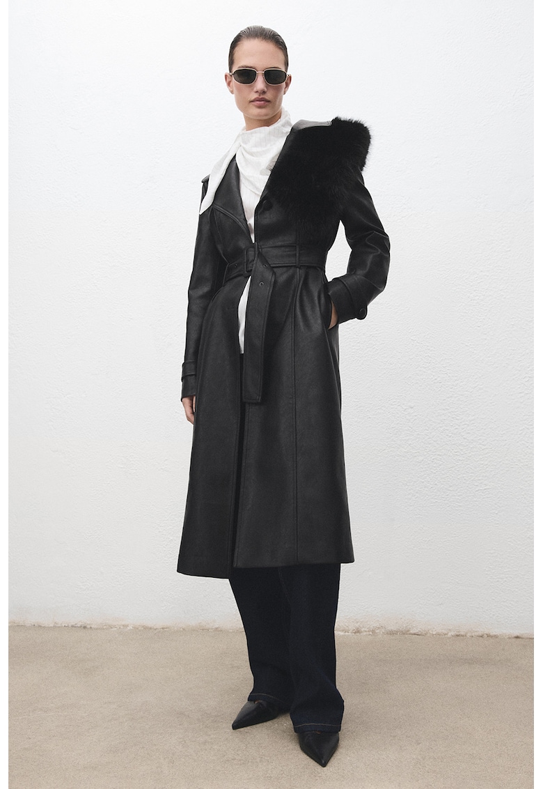 Палто от еко кожа с яка с еко пух - Черен Mango