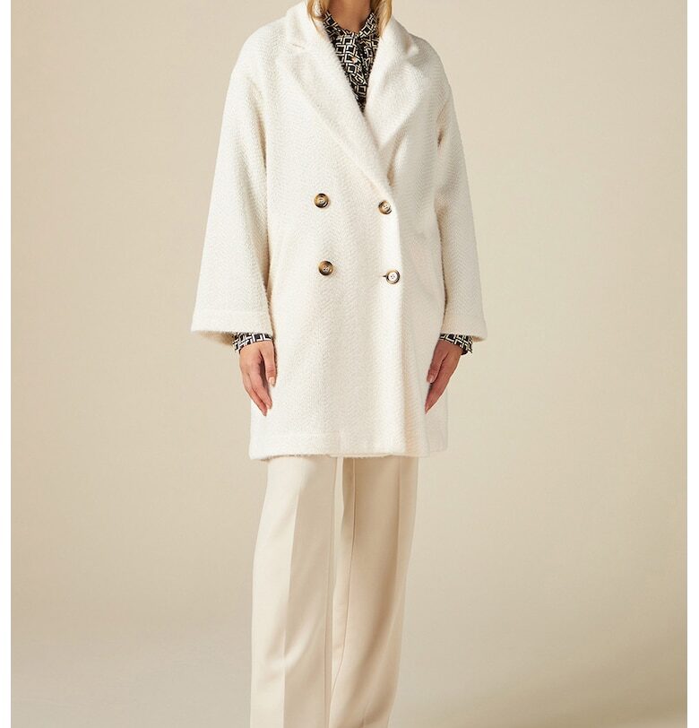 Палто с двуредно закопчаване и паднали ръкави - Крем Oltre