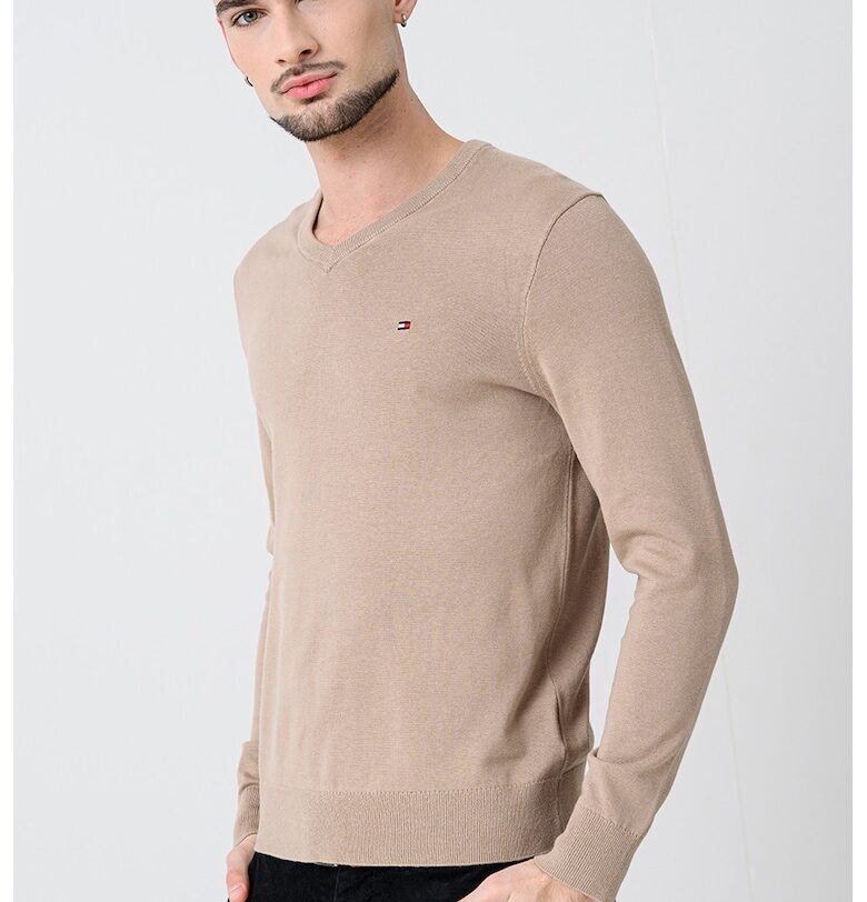 Памучен пуловер с шпиц - Сиво-кафяв Tommy Hilfiger