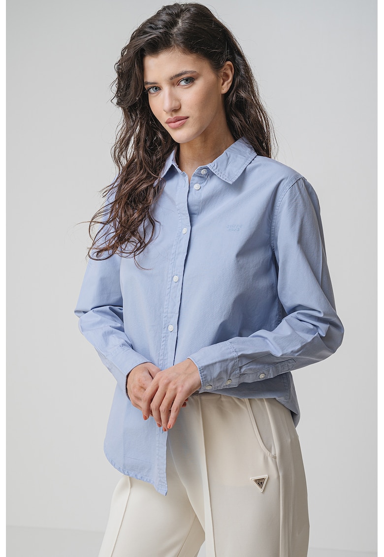 Памучна риза с класическа яка - Светлосин GUESS JEANS