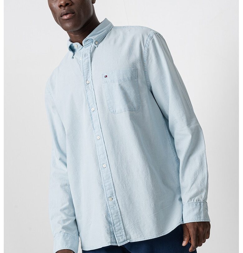 Памучна риза с пришит джоб - Светлосин Tommy Hilfiger