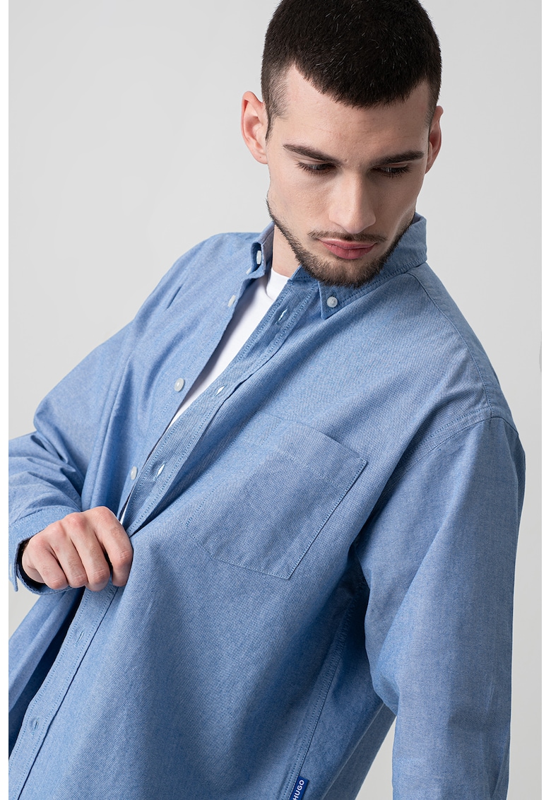 Памучна риза със свободна кройка и копчета на яката - Син HUGO