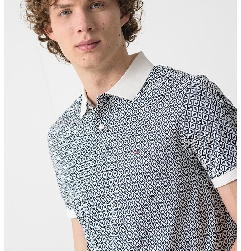 Памучна тениска с геометрична шарка - Ултрамарин синьо/Мръснобял Tommy Hilfiger