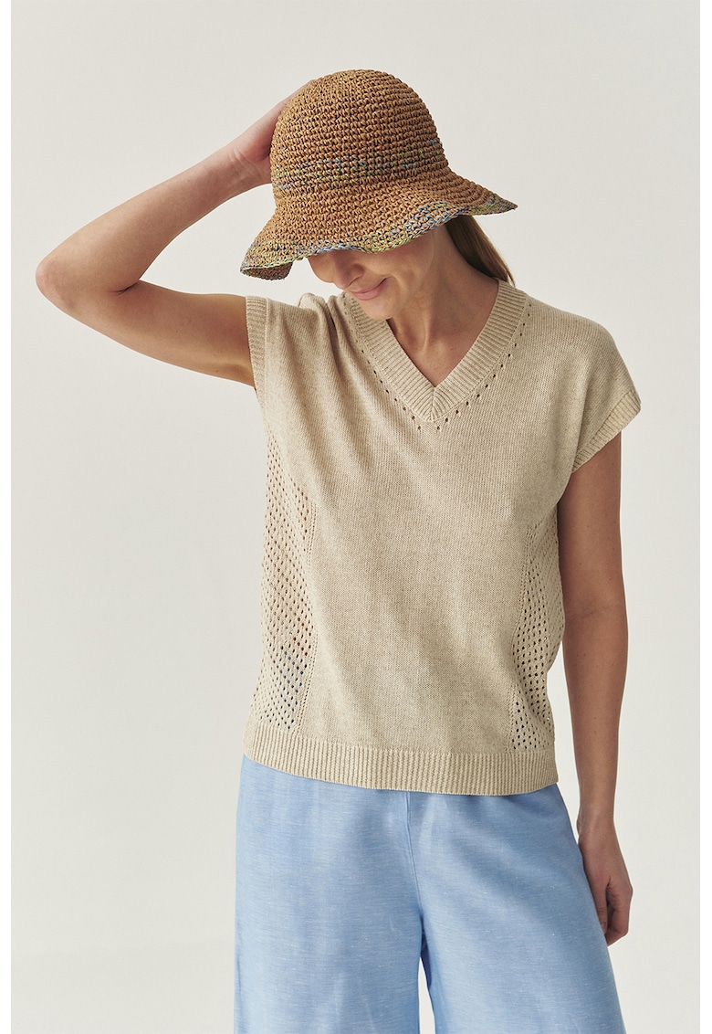 Плетен пуловер с шпиц - Бежов Tatuum