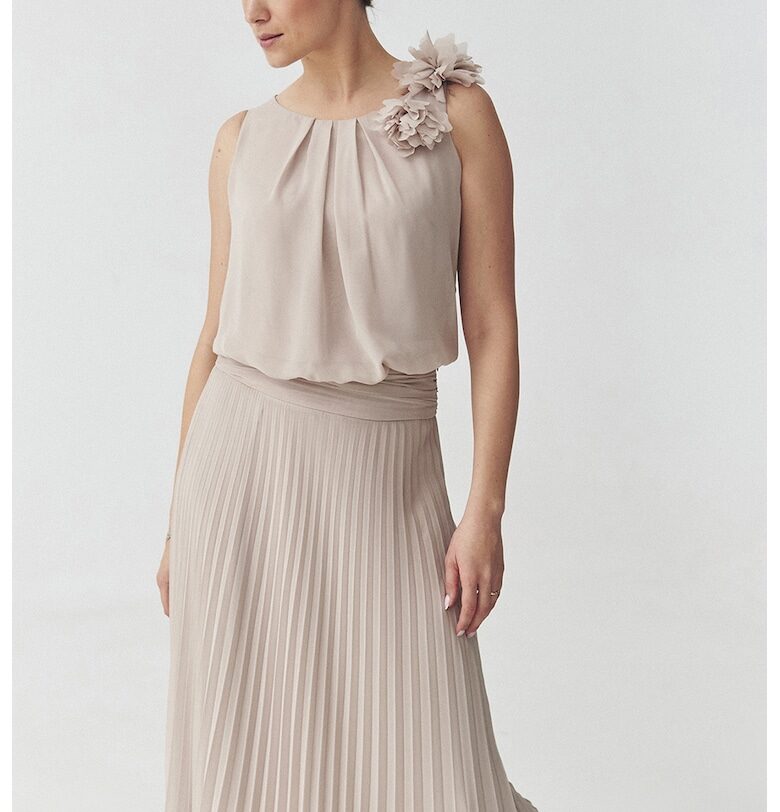 Плисирана рокля Rozani - Светло кафяво Tatuum