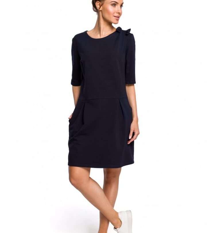 Права рокля MOE