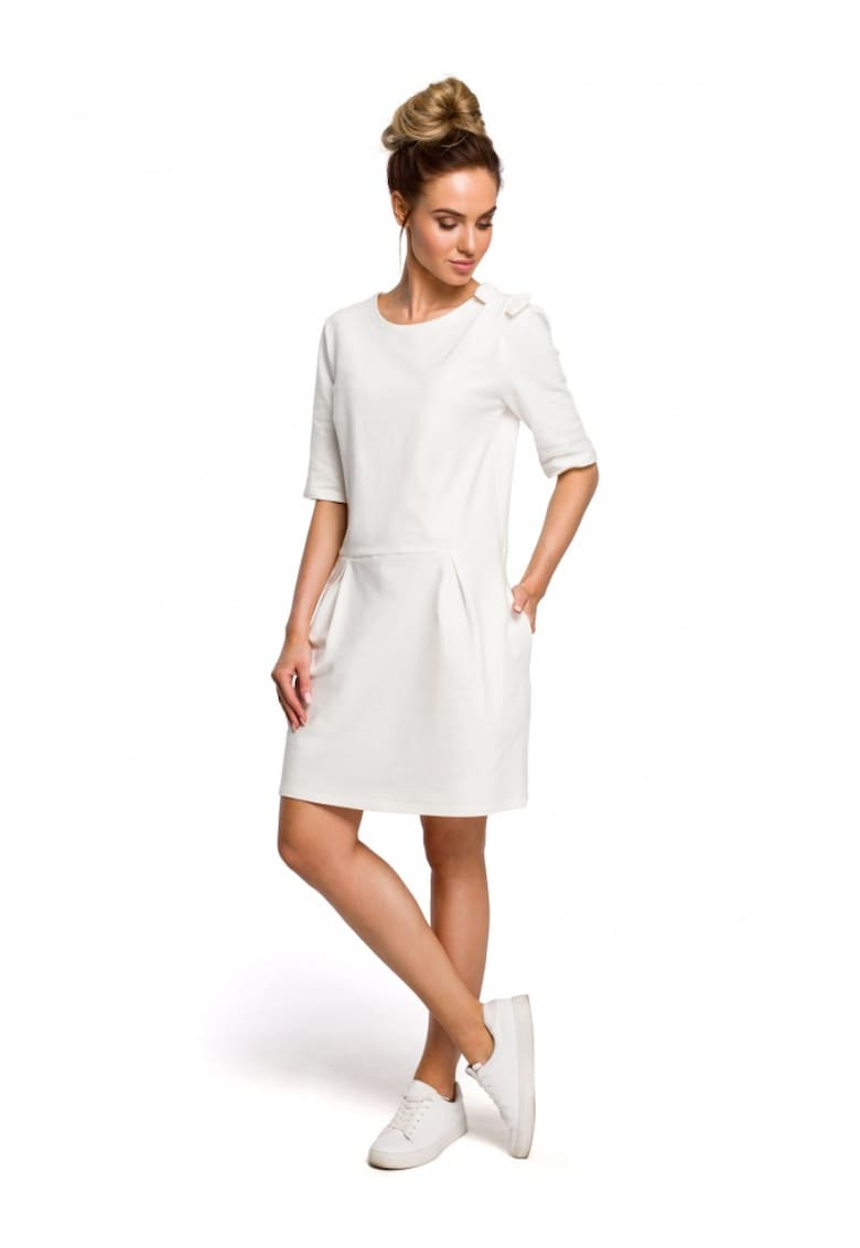 Права рокля MOE