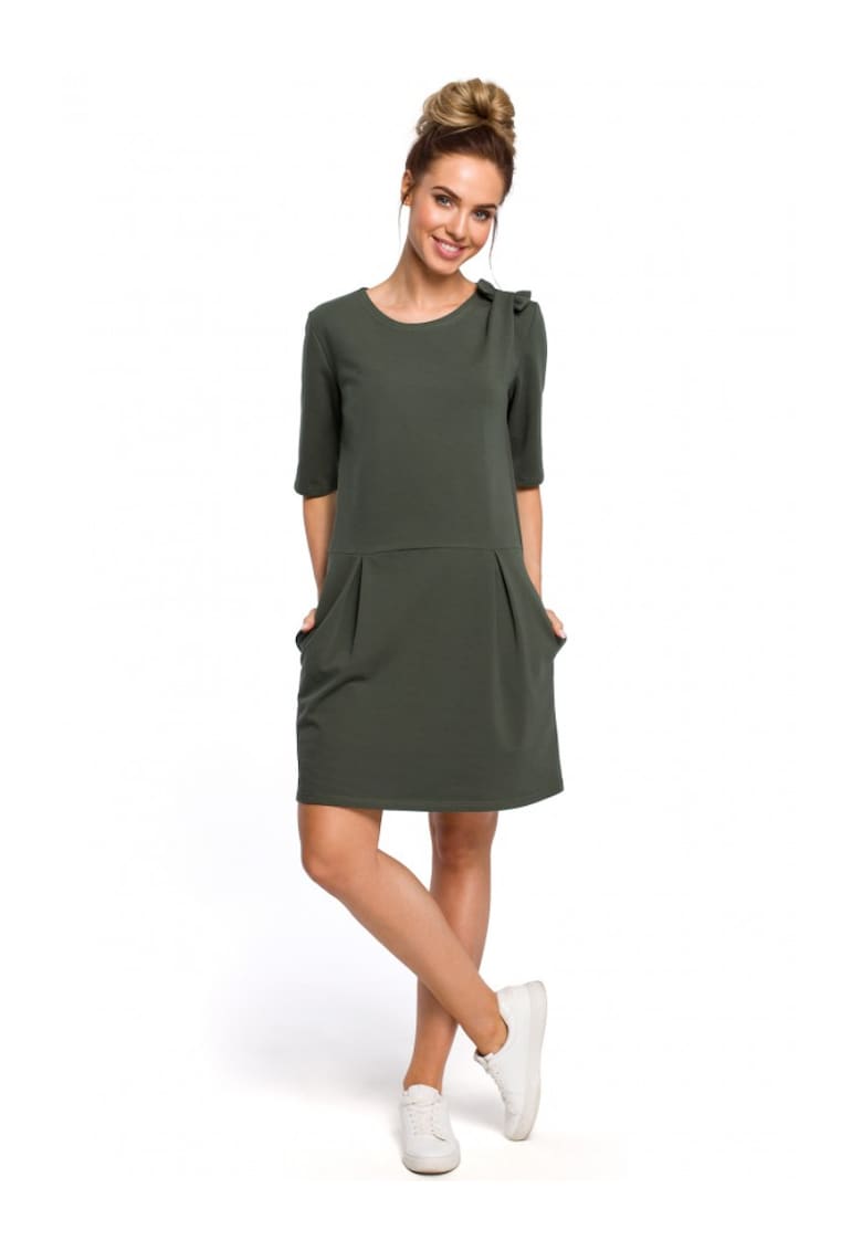 Права рокля MOE