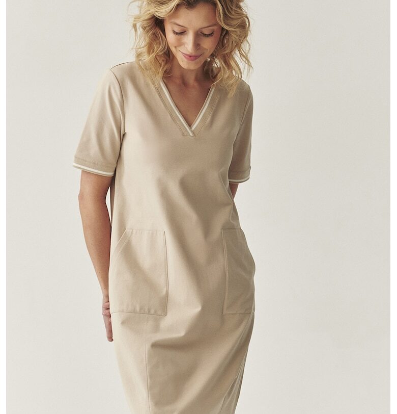 Права шпиц рокля с джобове - Бежов Tatuum