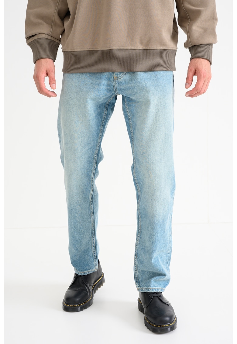 Прави дънки Jonah - Светлосин HUGO