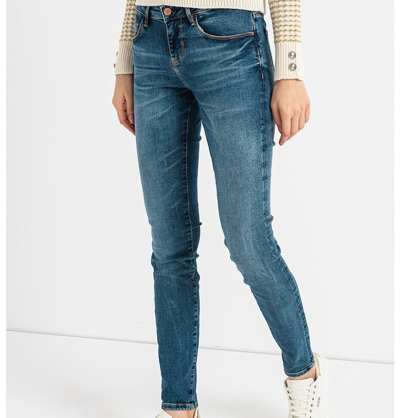 Прилепнали дънки Annette със средна талия - Син GUESS