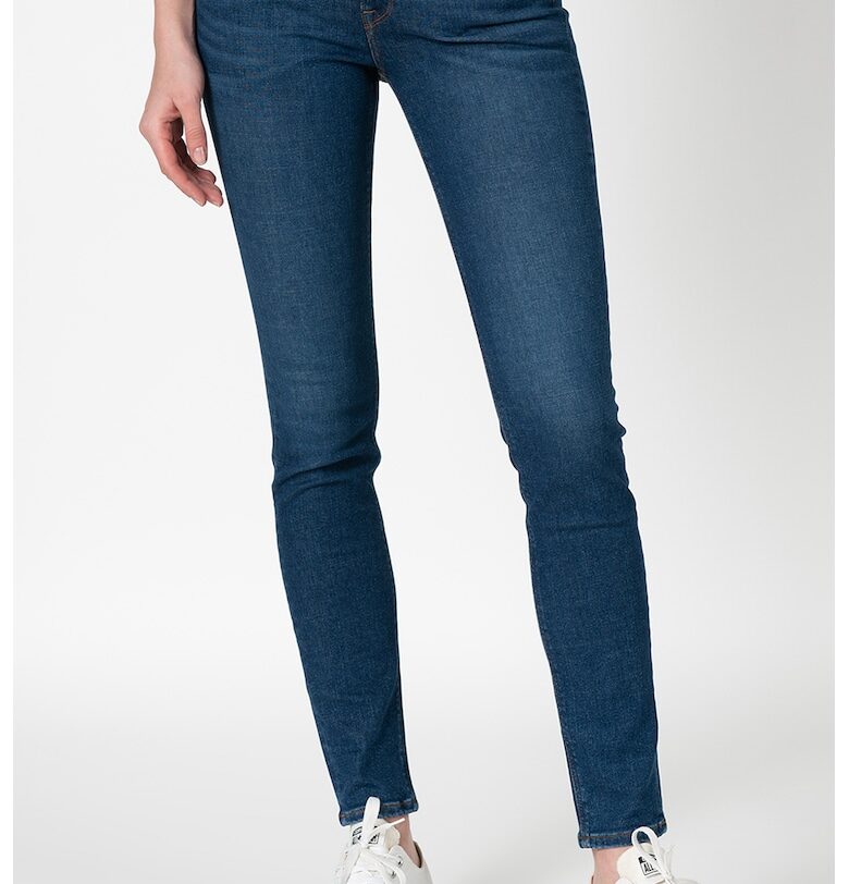 Прилепнали дънки Scarlett Lee