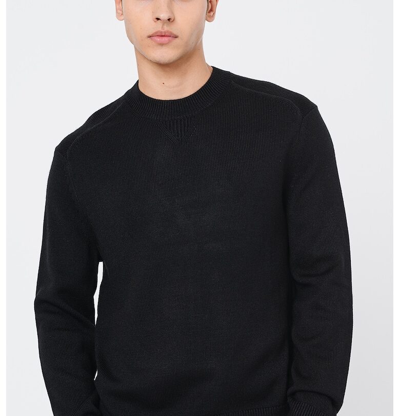 Пуловер с вълна с овално деколте - Черен ARMANI EXCHANGE