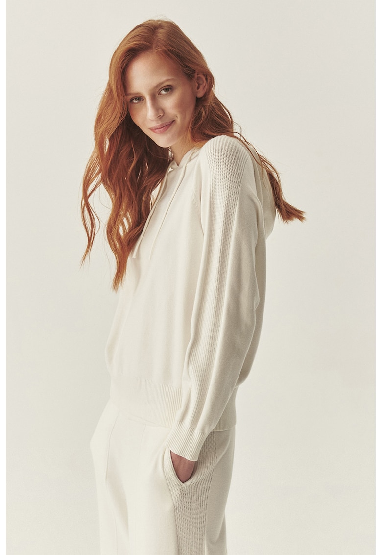 Пуловер с качулка и ръкави реглан - Мръснобял Tatuum