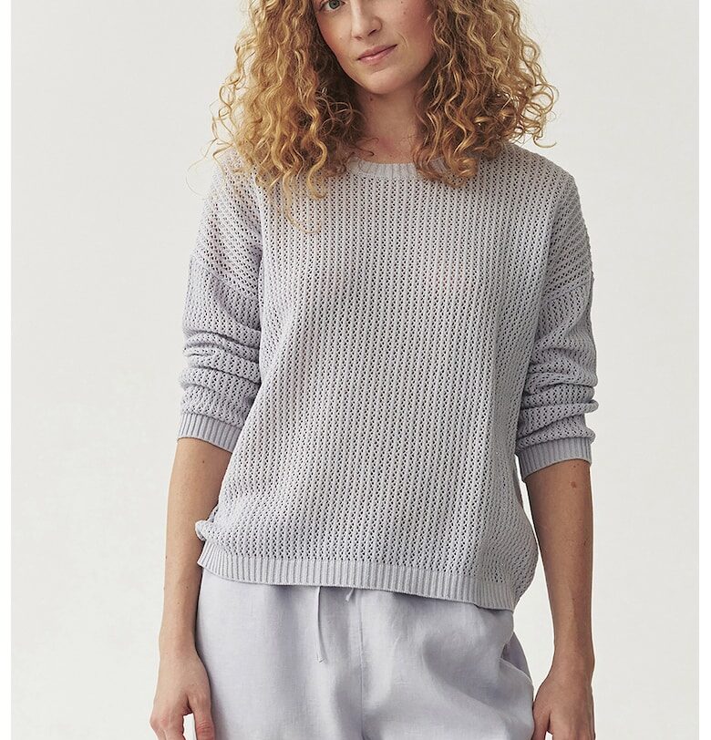 Пуловер с овално деколте и отвори - Светло сив Tatuum