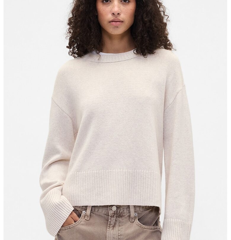 Пуловер с памук с овално деколте - Бежов GAP