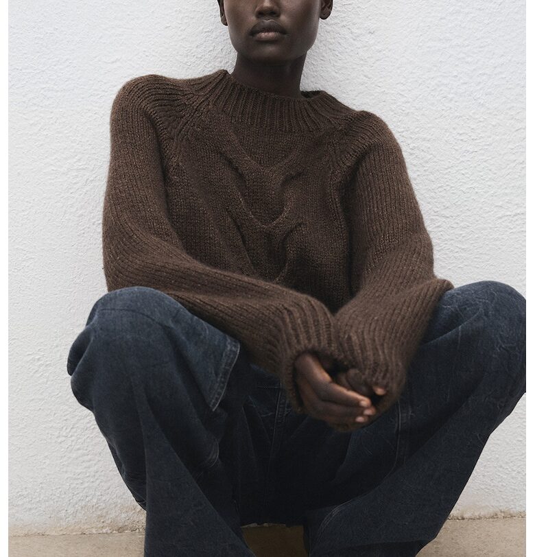 Пуловер с плетка и овално деколте - Тъмнокафяв Mango
